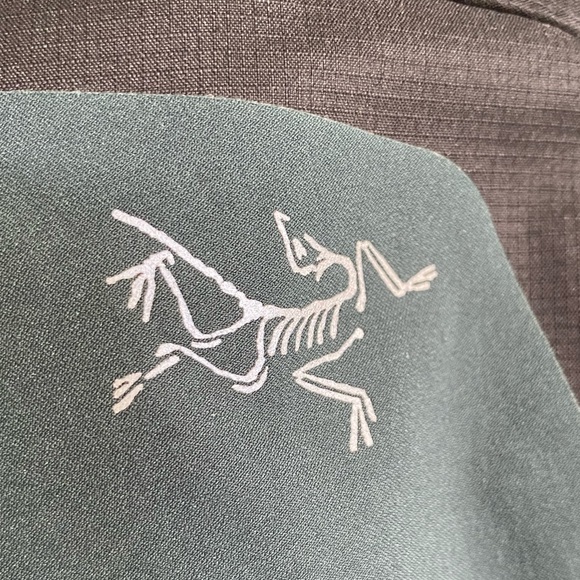 ARC'TERYX EPSILON-AR
JACKET BONDED POLYESTER SOFTSHELL BLACK MENS - Picture 3 of 9